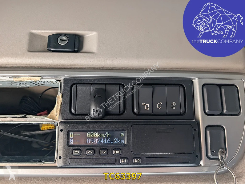 جرار DAF 530