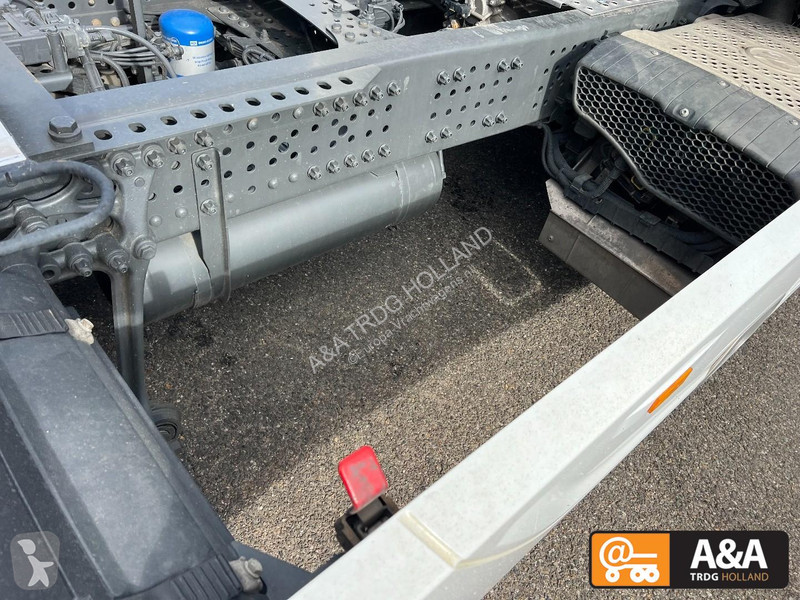 جرار Mercedes ACTROS 1845