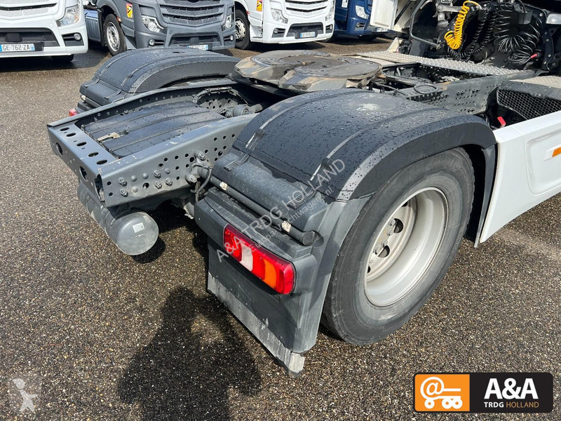 جرار Mercedes ACTROS 1845