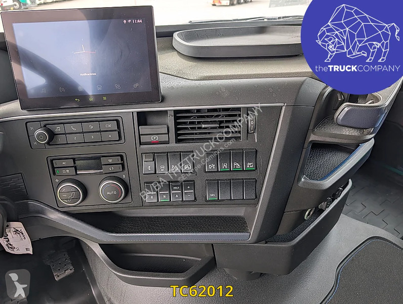 جرار Volvo 500