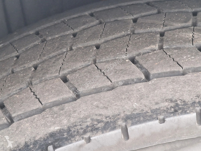 Trekker Volvo 13500 Globetrotter XL 6x2 -...