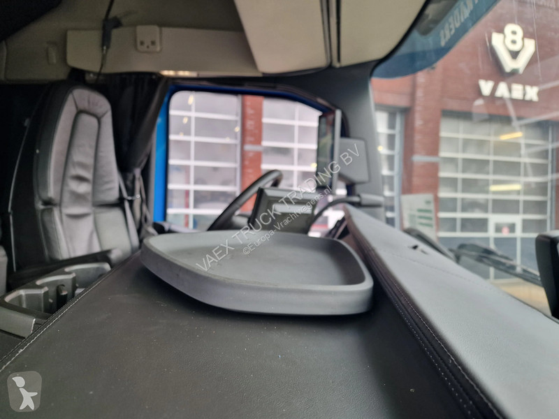 Trekker Volvo 13500 Globetrotter XXL Aero -...