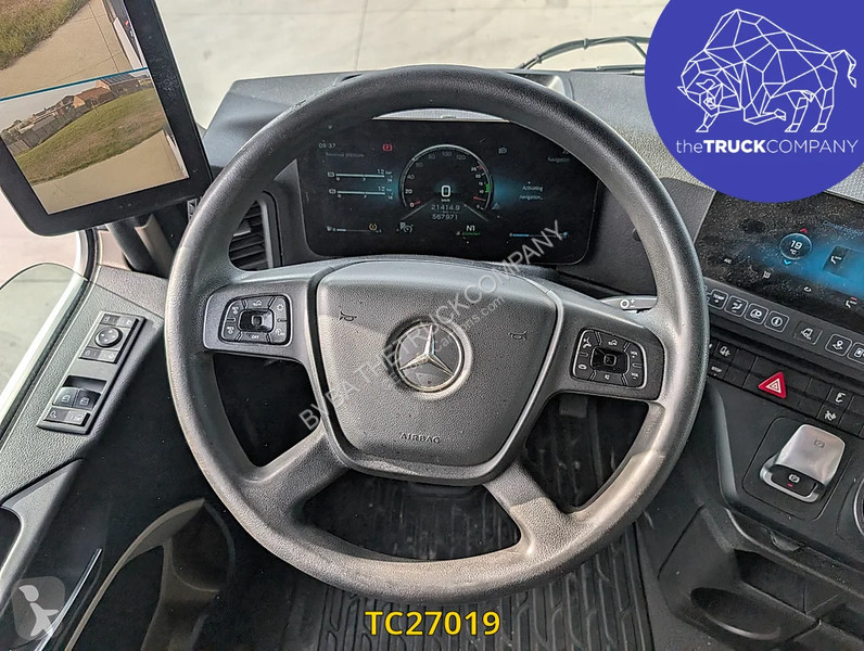Тягач Mercedes 1853