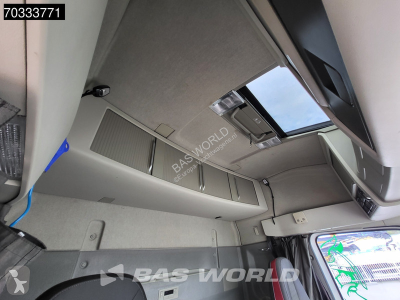 Tahač Volvo 500  4X2 Hydraulic Navi