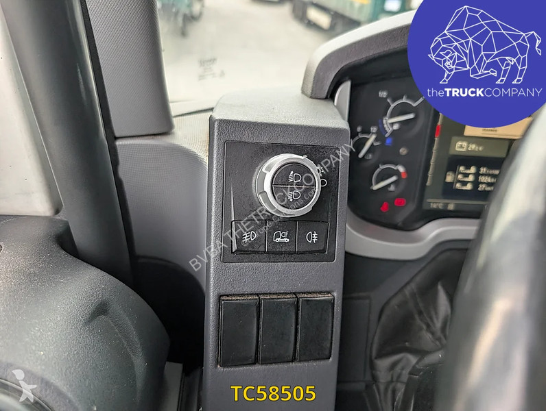 Renault T 520 tractor unit