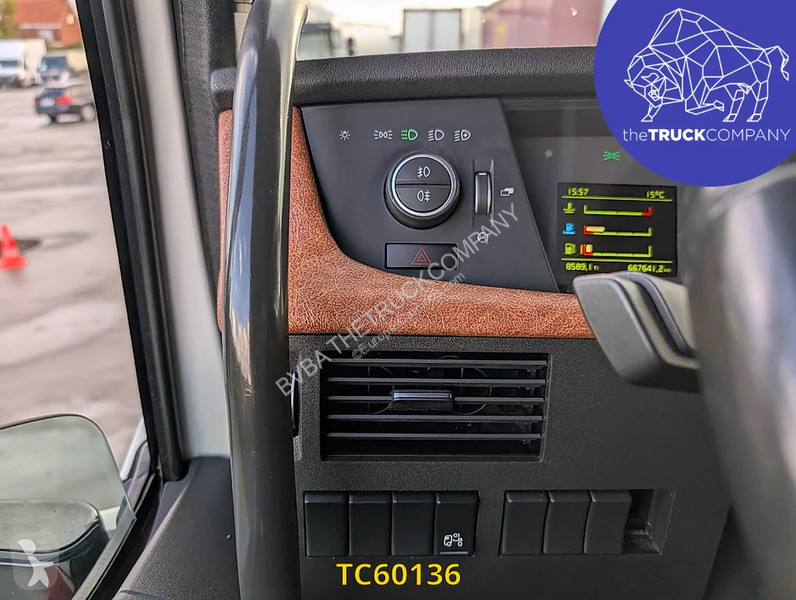 Traktor Volvo 500