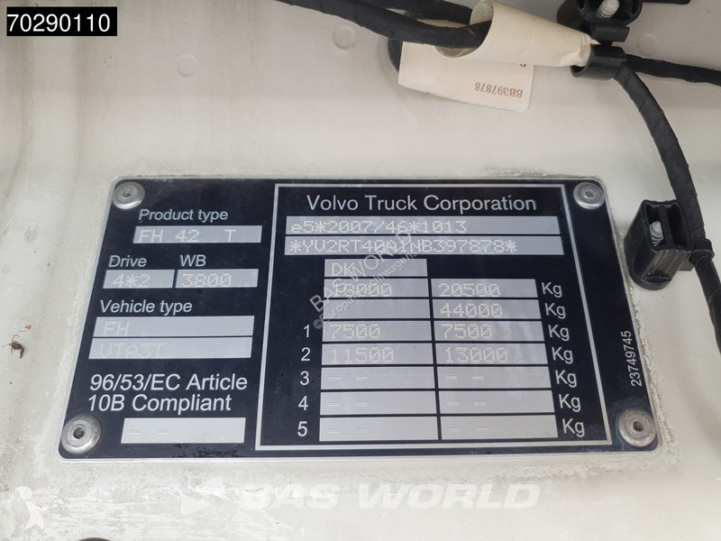 Traktor Volvo 500 4X2 XL VEB+ 2xTanks Navi LED...