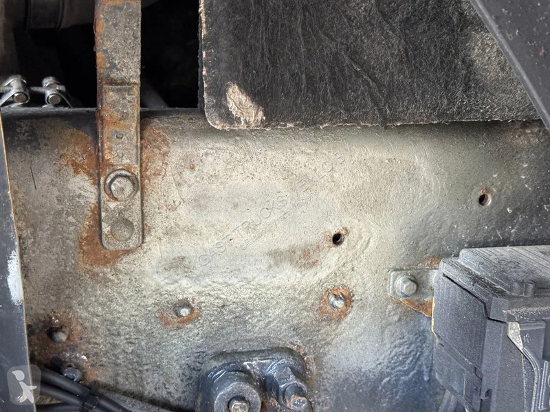 Traktor Volvo 16700 6x4 Tipper And Tractor...