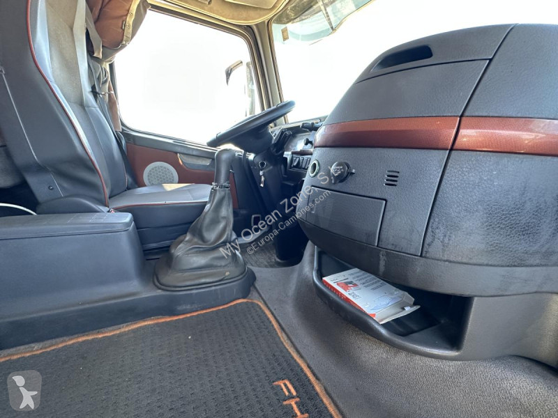 Tracteur Volvo 550