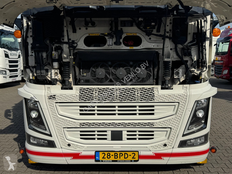 Trekker Volvo 500 Globetrotter XL Special /...