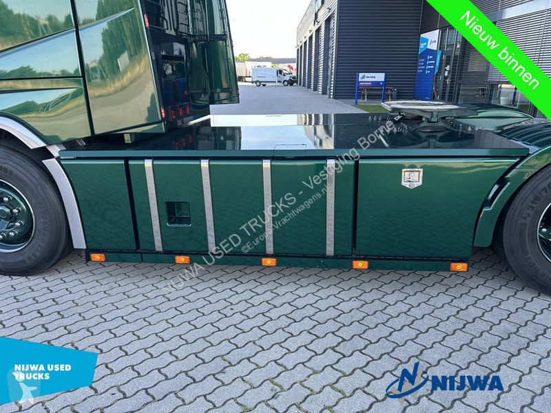 جرار Volvo 500 TC 4x2 Showtruck + I-Park
