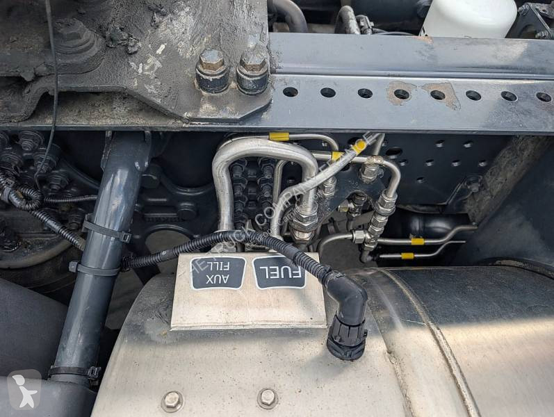 Cabeza tractora Iveco 460 GNL