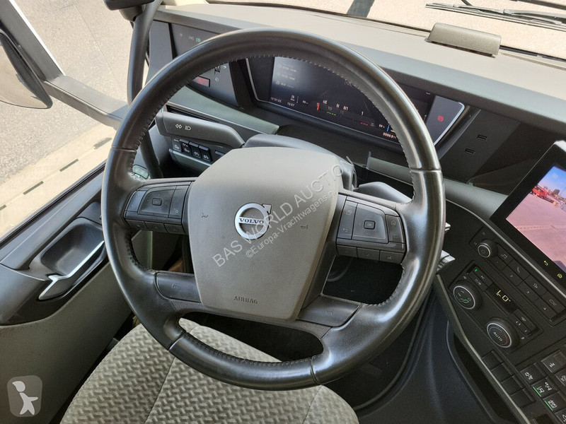 Tahač Volvo 500