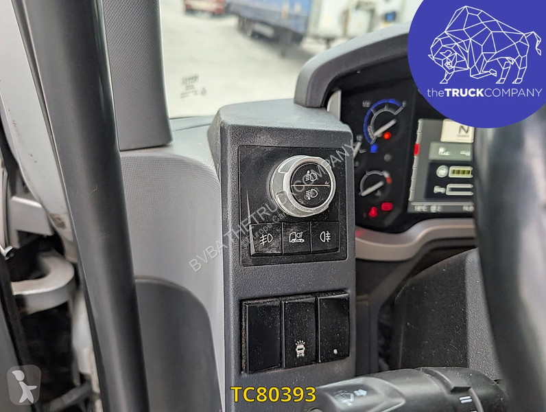 Renault T 520 tractor unit