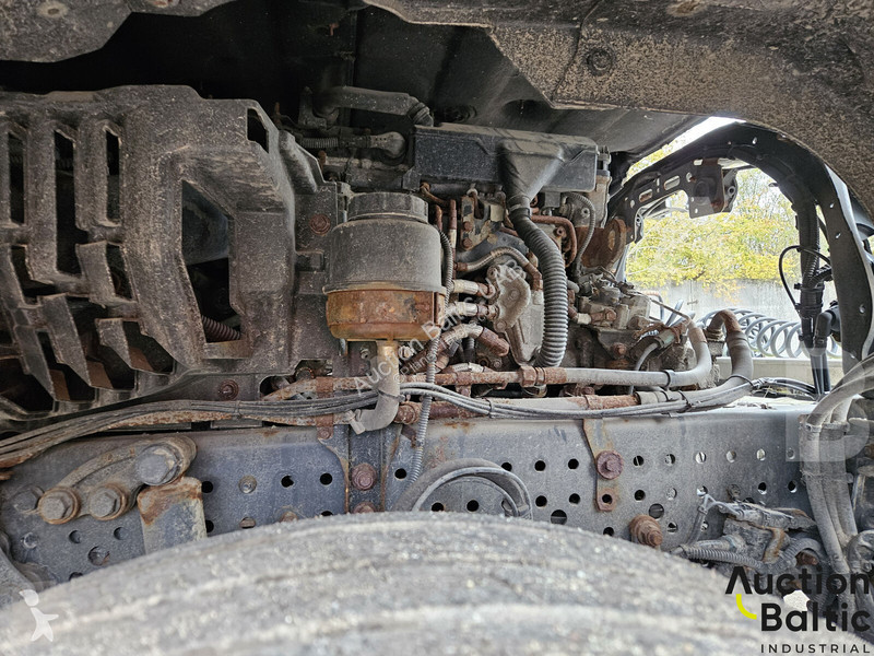 Nyergesvontató Mercedes 1845 LS