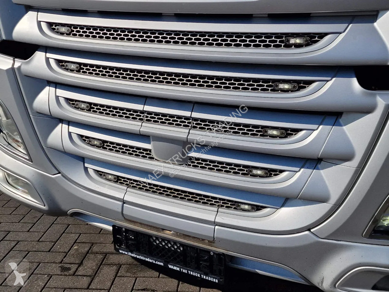 Traktor DAF 440 SpaceCab 4x2 - Full spoiler -...