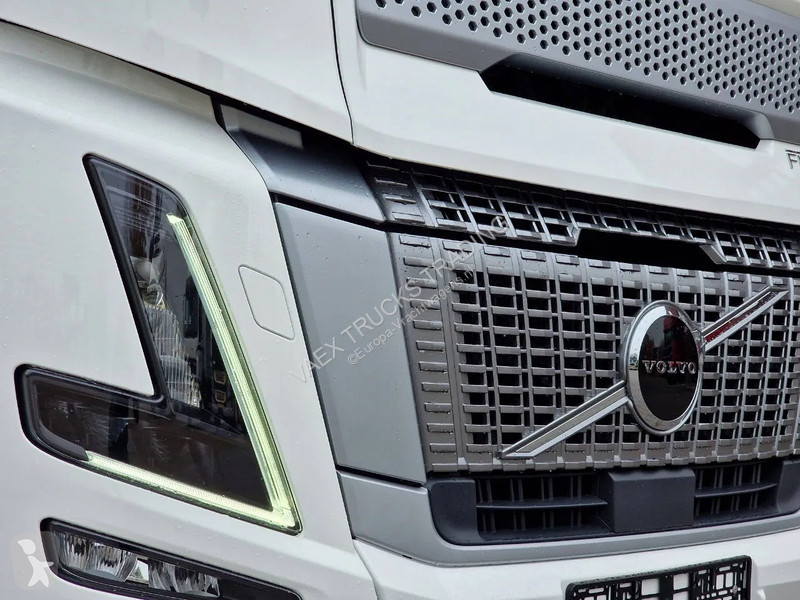 Traktor Volvo 780 Aero Globetrotter XL 4x2 -...