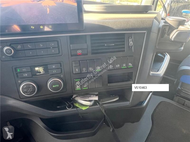 جرار Volvo AERO 500