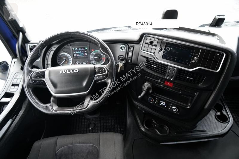 Влекач Iveco 460