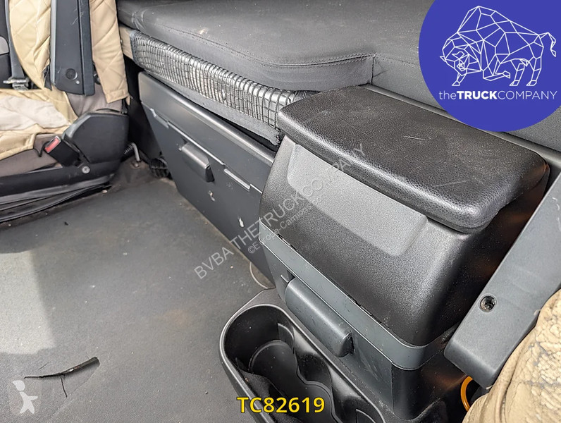 جرار Iveco 440 S42