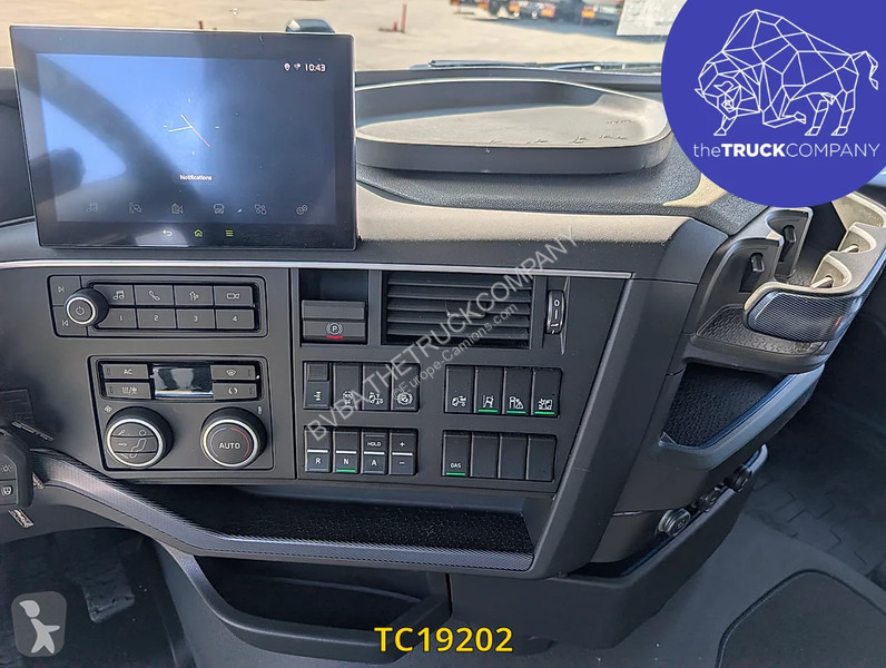 جرار Volvo 500