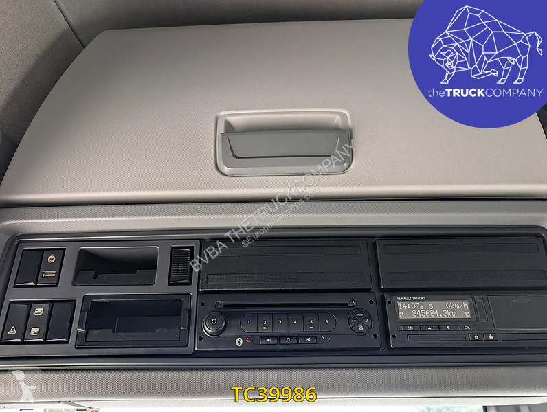 جرار Renault T 480