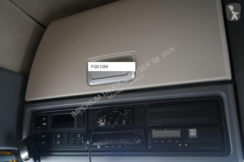 Влекач Renault T 440