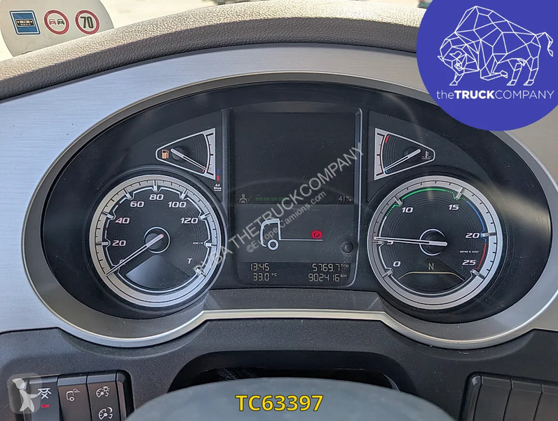 جرار DAF 530
