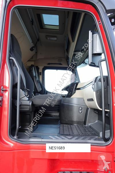 Влекач Mercedes ACTROS 1845