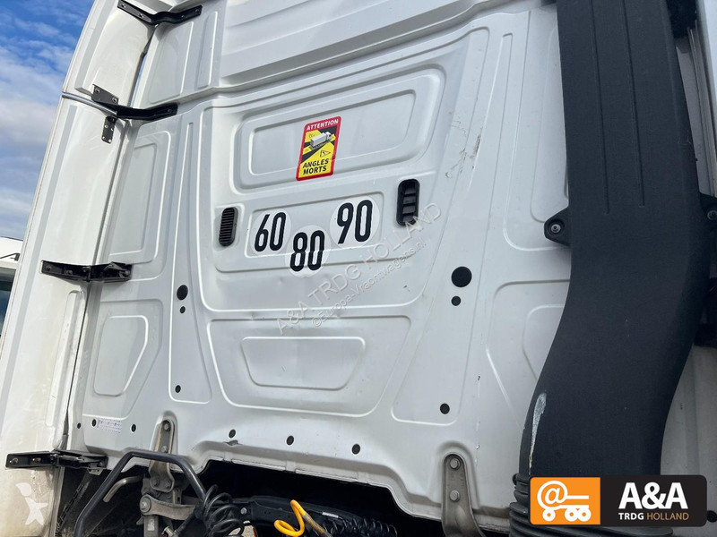 جرار Mercedes ACTROS 1845