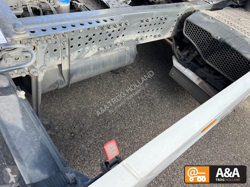 جرار Mercedes ACTROS 1845