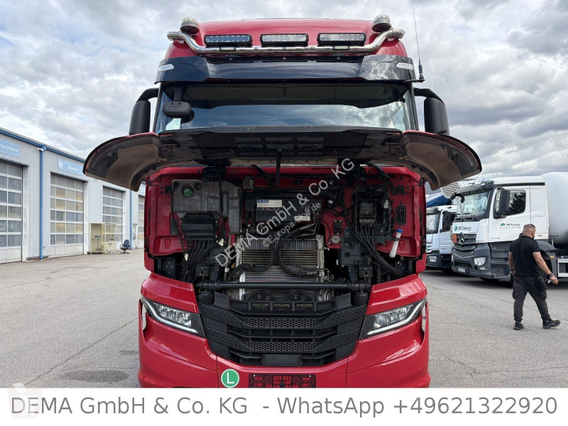 Tahač Iveco S...