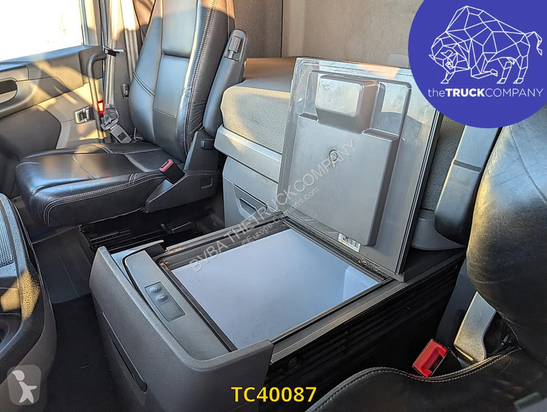 Scania 520 tractor unit
