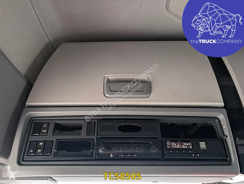 Renault T 520 tractor unit