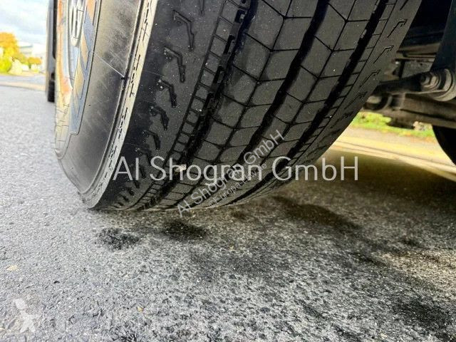 Tahač Mercedes 1851...