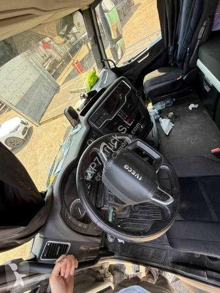 Iveco 490 tractor unit