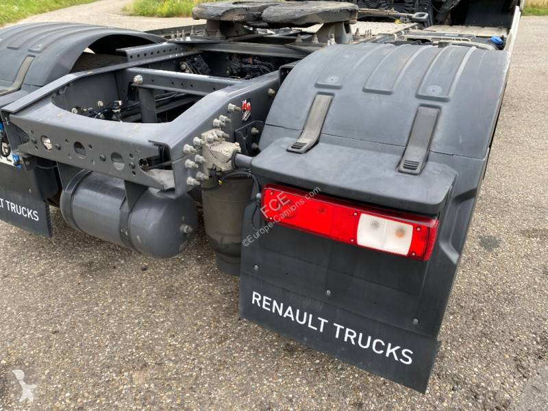 Tahač Renault