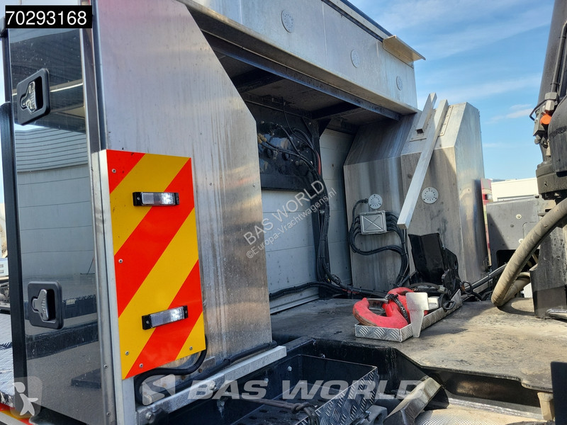 Tahač Volvo 650 8X2 HMF 7020K-RCS Crane +...