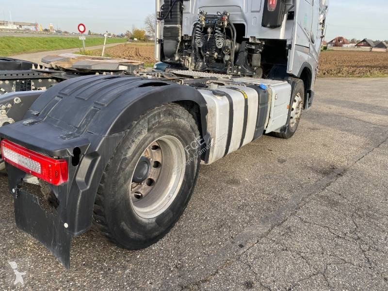 جرار Volvo