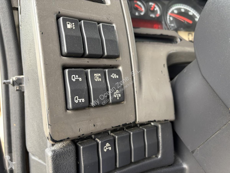 Renault 410 DXI Lander tractor unit