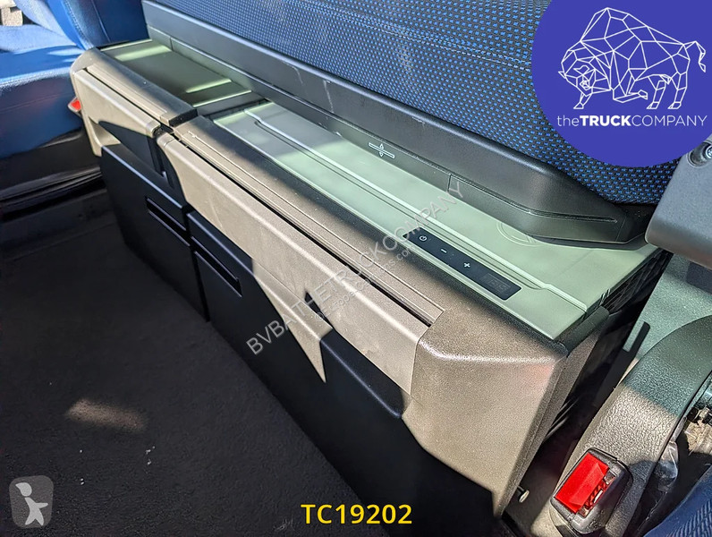 جرار Volvo 500