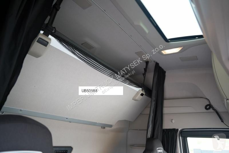 Влекач Iveco / 490