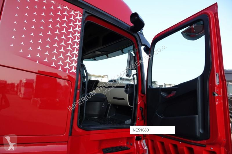 Влекач Mercedes ACTROS 1845