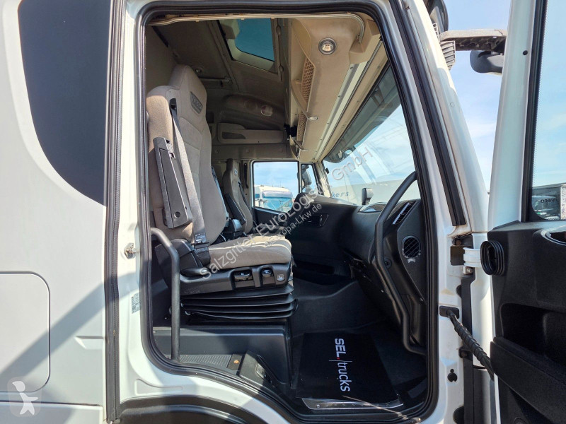 جرار Iveco 420 / Intarder