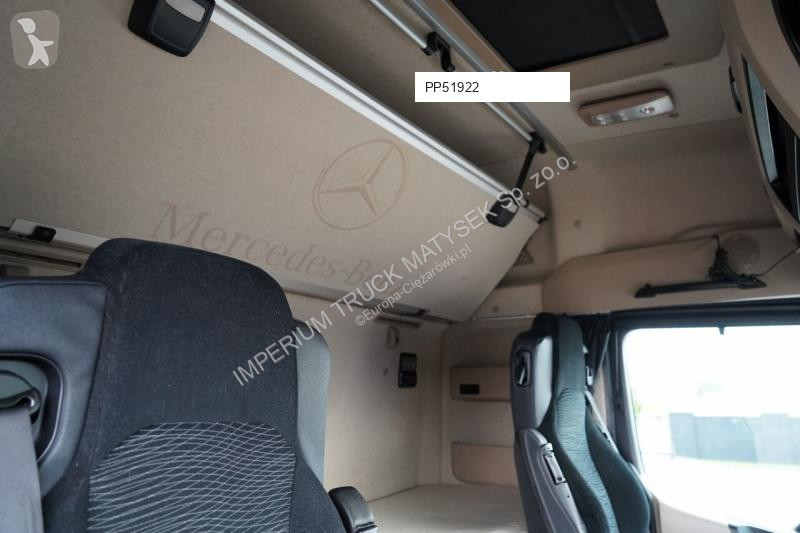 Влекач Mercedes ACTROS 1845