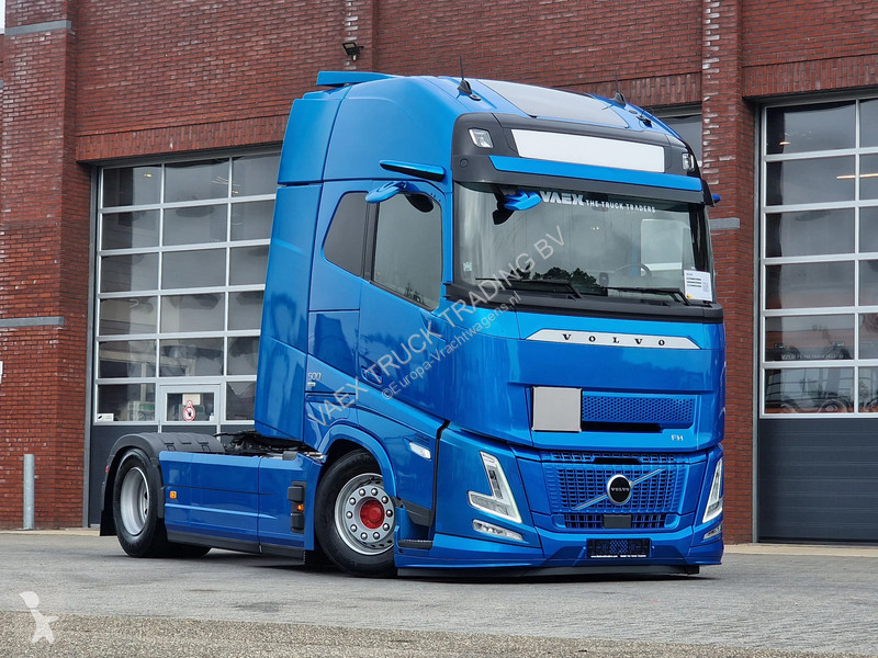 Trekker Volvo 13500 Globetrotter XXL Aero -...