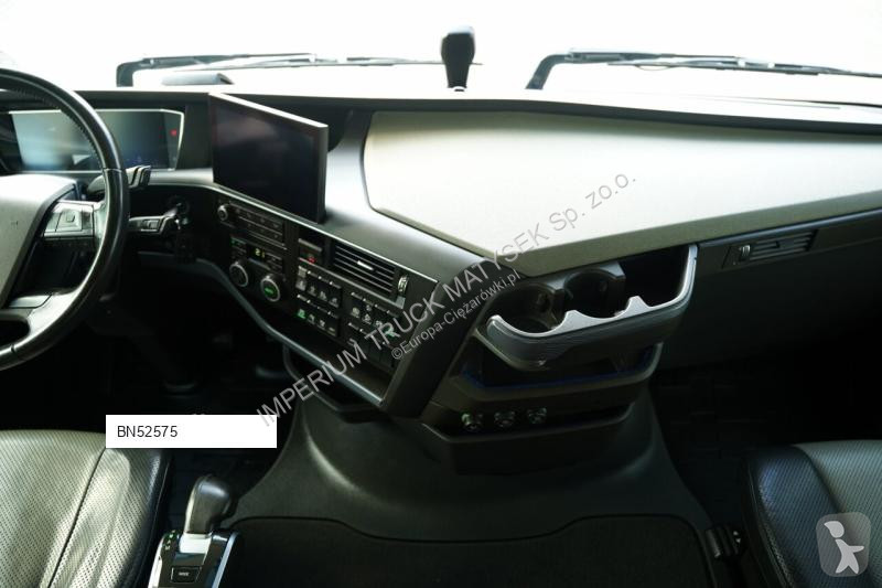 جرار Volvo