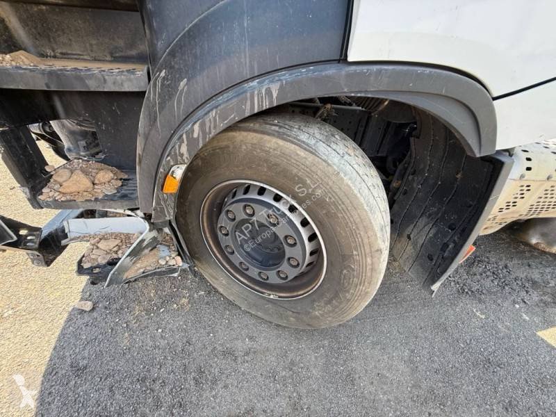 Iveco 490 tractor unit