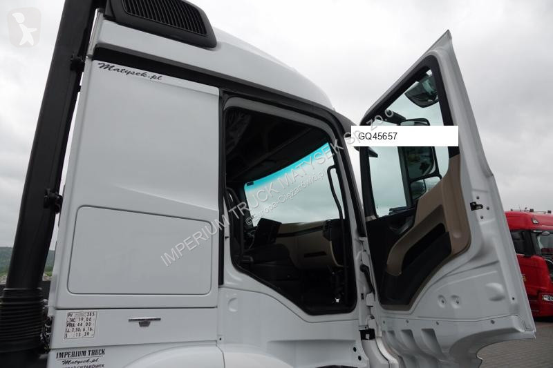 Tractor Mercedes ACTROS 1843
