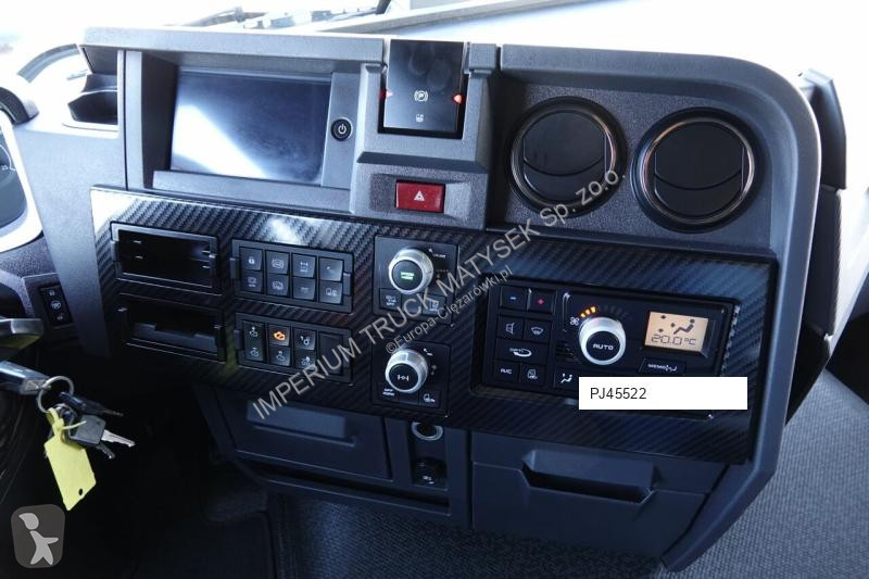 Traktor Renault C 520